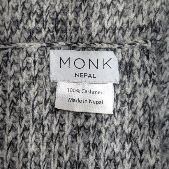 MONK Nepal 100% Cashmere Knit Infinity Scarf Gray Black Natural Luxury Unisex - Picture 2 of 5